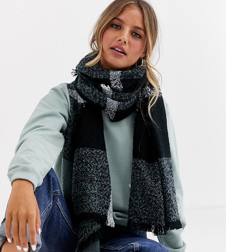 Stitch & Pieces Exclusive Mono Check Scarf