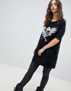 Religion Drapey T-shirt With Skull Graphic - Black