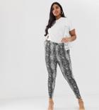 New Look Curve Slim Leg Pants In Animal Print - Black