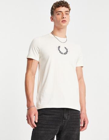 Fred Perry Laurel Wreath T-shirt In Cream-white