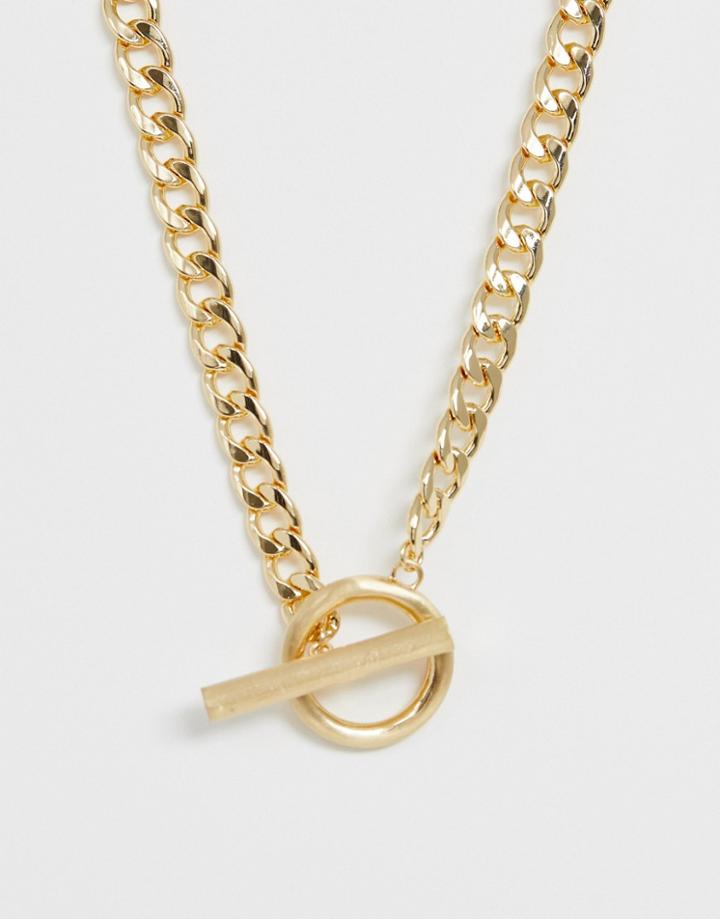 Asos Design Necklace In Curb Chain With Brushed Open Circle And Toggle Design In Gold Tone - Gold