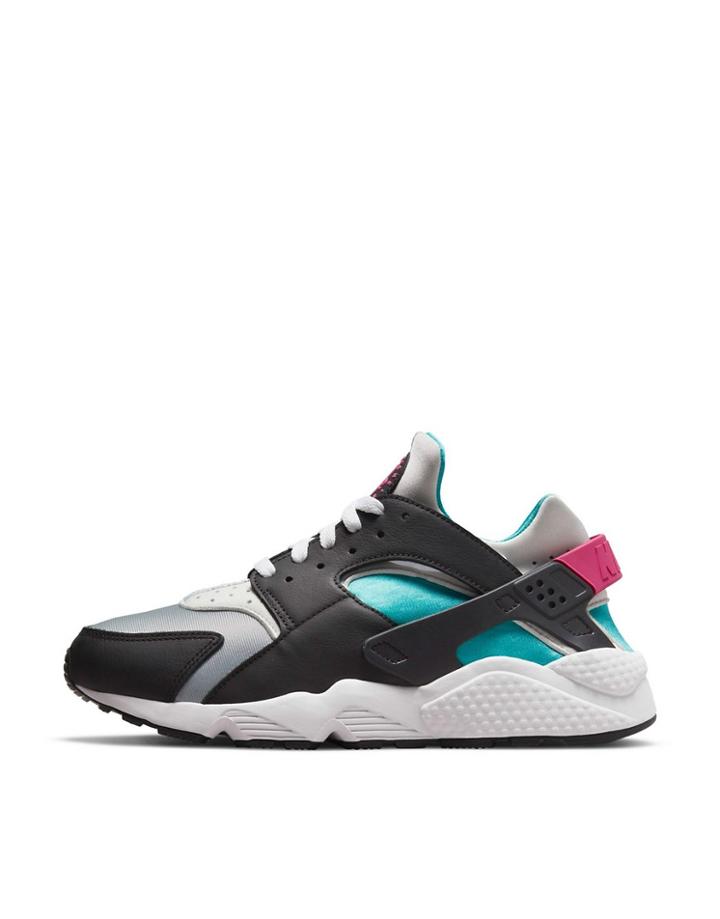 Nike Air Huarache Sneakers In Black/new Emerald