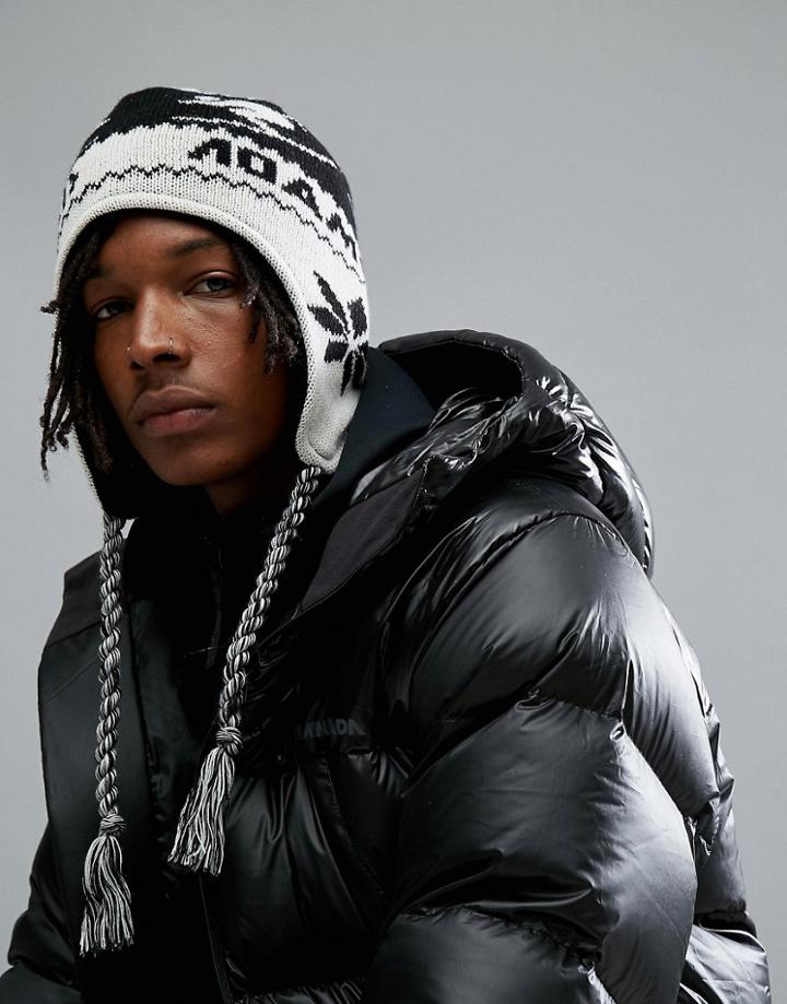 Armada Peruvian Logo Beanie In Black - Black