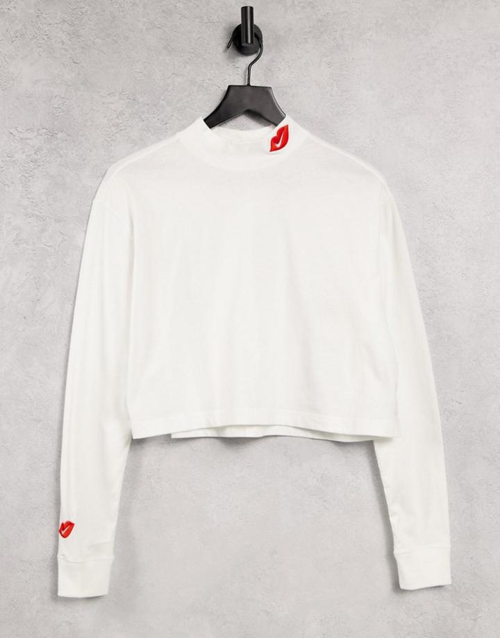 Nike Long Sleeve T-shirt In White With Mock Roll Neck And Swoosh Kiss Logo