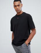 Tommy Hilfiger Crew Neck T-shirt With Small Chest Flag Logo In Black - Black