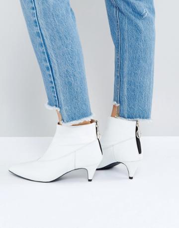 Gestuz White Patent Boots - White