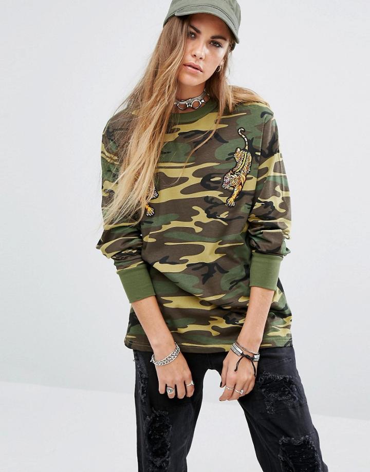 Reclaimed Vintage Souvenir Long Sleeve Top In Camo With Tiger Patches - Green