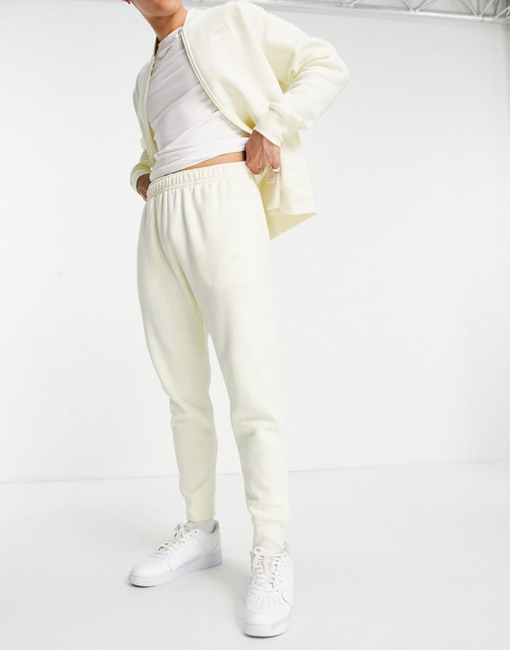 Nike Club Cuffed Sweatpants In Cream-white