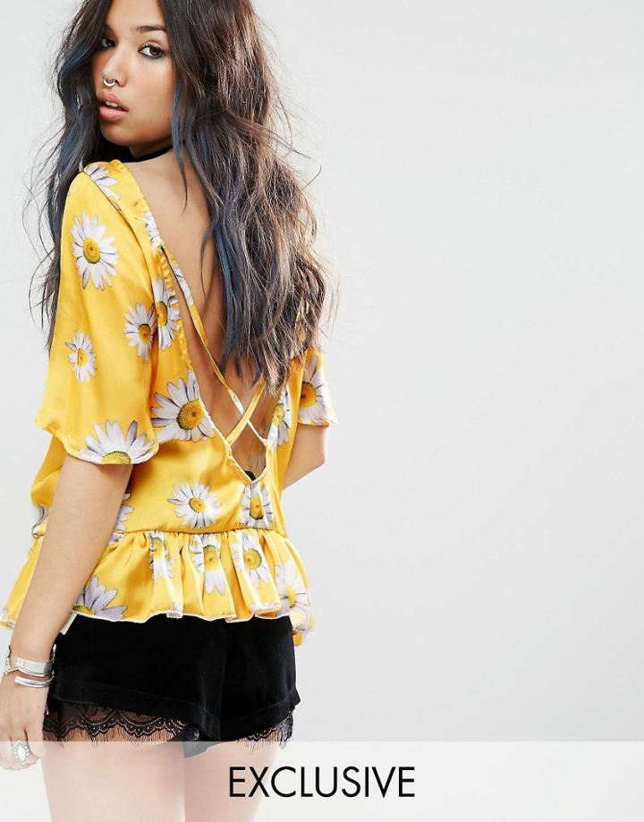 Milk It Vintage Short Sleeve Top With Ruffle Hem And Deep V Strappy Back In Festival Daisy Print - Yellow