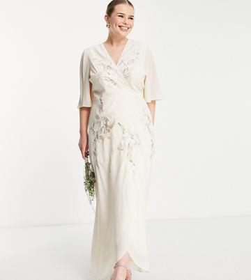 Hope & Ivy Plus Bridal Leila Gown In Ivory-white