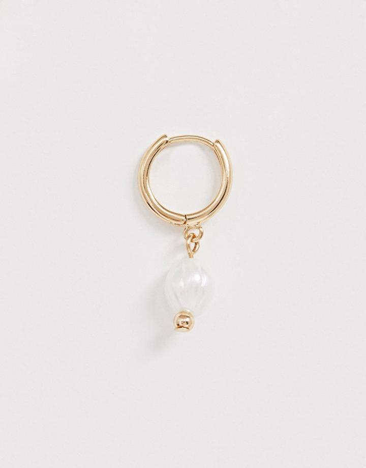 Asos Design Single Hoop Earring With Faux Freshwater Pearl In Gold Tone - Gold