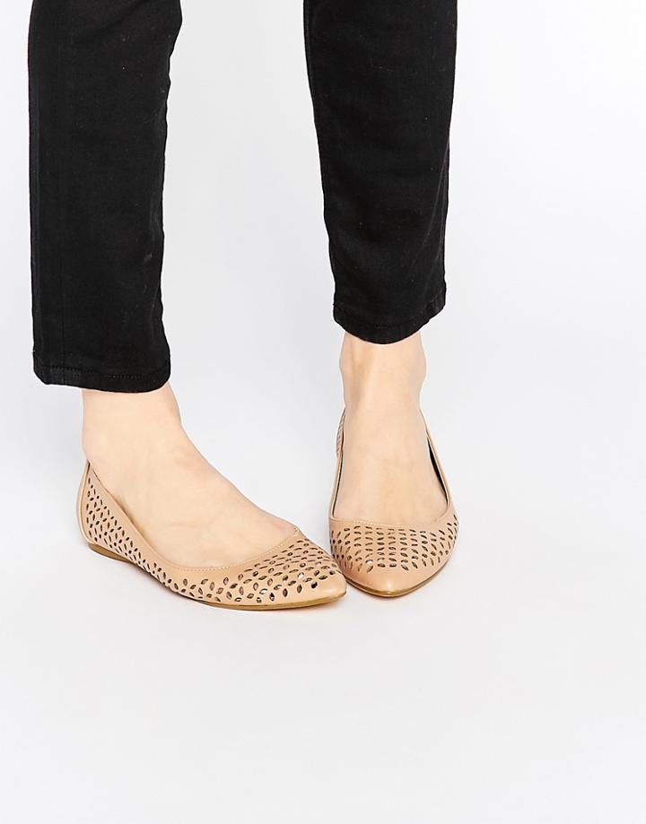 London Rebel Cut Out Point Flat Shoes - Tan