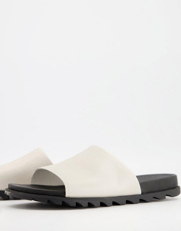 Sorel Roaming Decon Slides In White