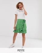 New Look Petite Ruffle Mini Skirt In Green Ditsy Floral Print - Green