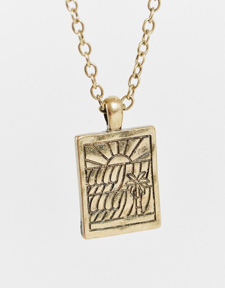 Classics 77 Beach Scene Pendant In Gold