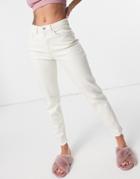 Only Veneda Mom Jeans In Ecru-white