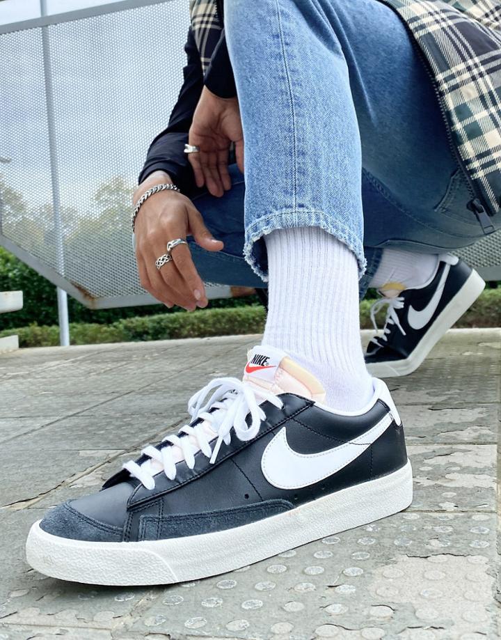 Nike Blazer Low '77 Vntg Sneakers In Black