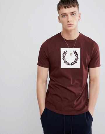 Fred Perry Laurel Wreath Print T-shirt In Burgundy - Red