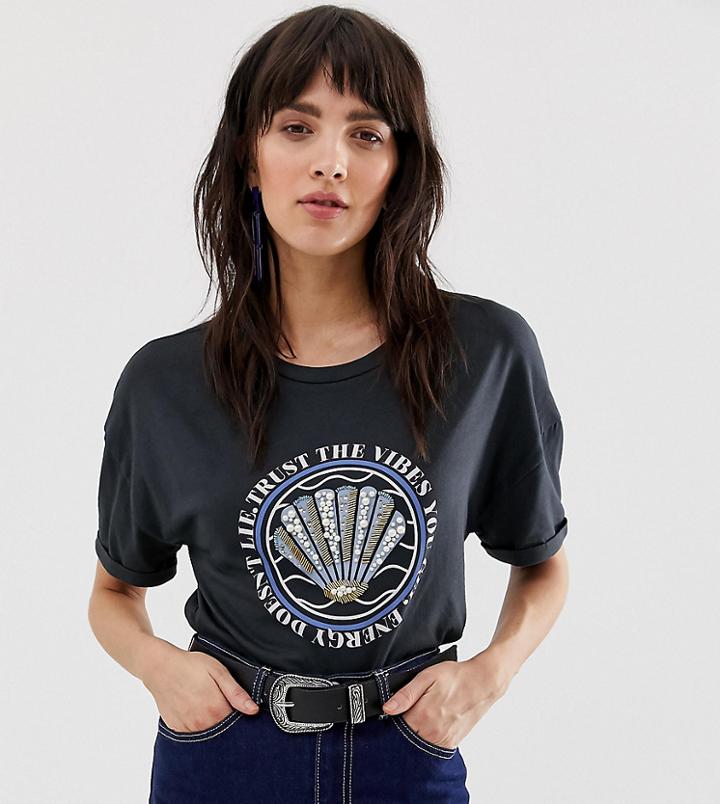 Stradivarius Seashell Sequin Motif T Shirt In Washed Black - Black
