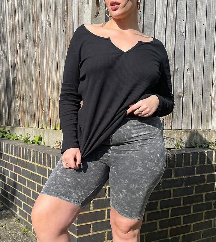 Yours Acid Wash Legging Shorts In Black