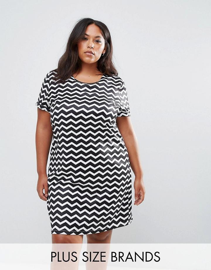 Yumi Plus Tunic Dress With Metal Plate Detail In Chevron Print - Black