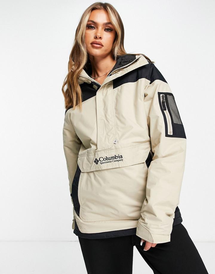 Columbia Challenger Pullover Jacket In Beige/black-neutral