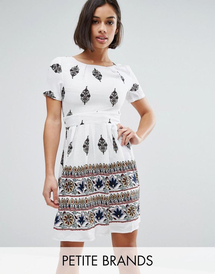 Yumi Petite Skater Dress In Border Print - White