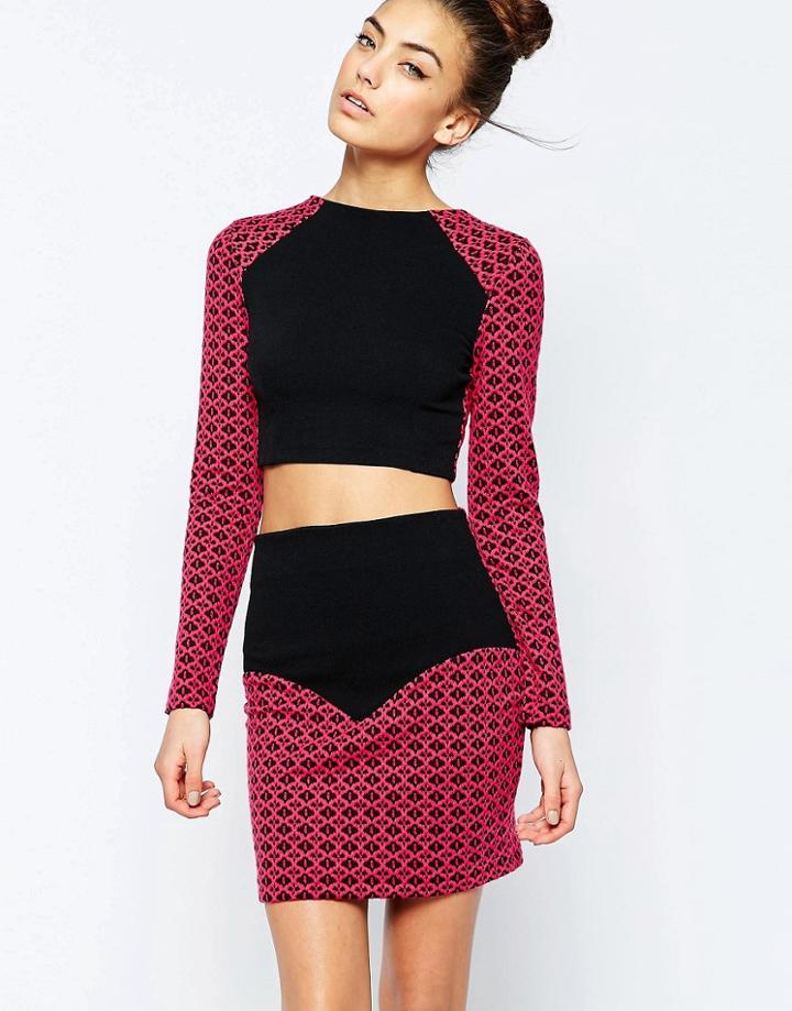 Hedonia Sansa Crop Top With Contrast Geo Print - Pink