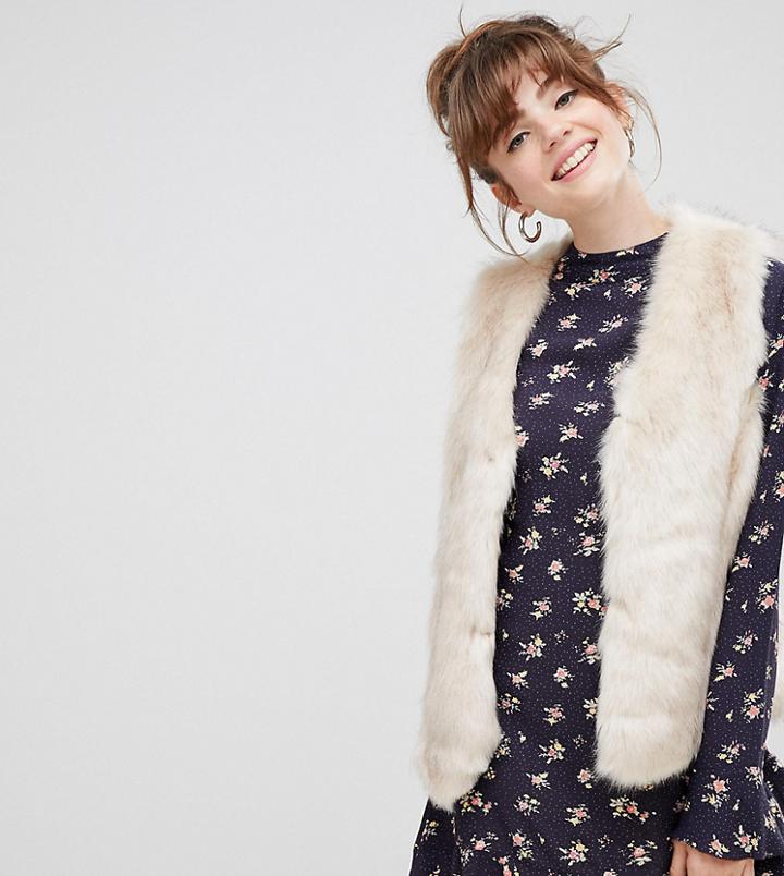 New Look Faux Fur Vest In Cream - Cream