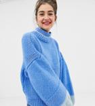 Oneon Exclusive Hand Knitted Color Block Sweater With Balloon Sleeve-blue