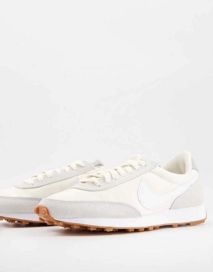 Nike Daybreak W Sneakers In Summit White/gum-grey
