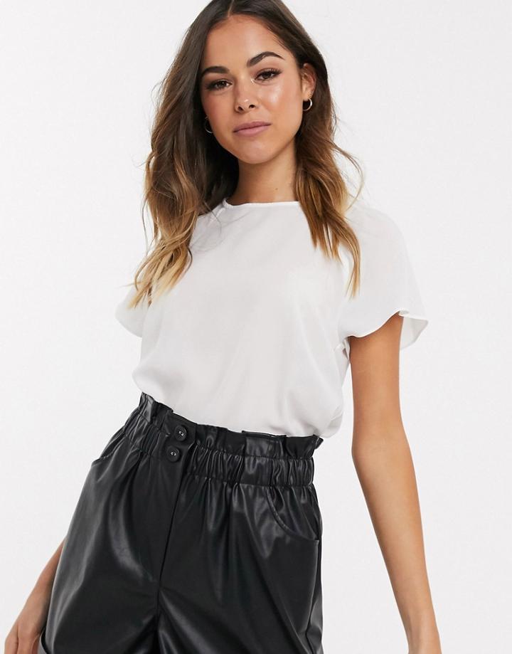 New Look Flutter Sleeve Tee In White-black