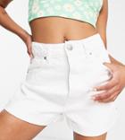 Stradivarius Petite Mom Denim Shorts In Ecru-white