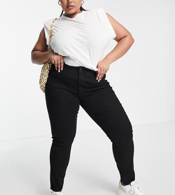 Wrangler Plus Skinny Jeans In Perfect Black