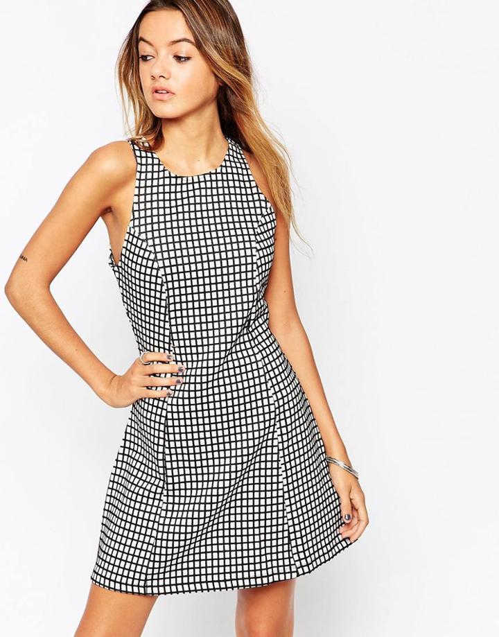 Motel Alberta Jaquard Dress In Gingham Plaid - Black And Ivory