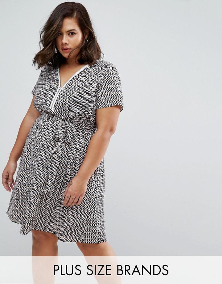 Koko Plus Dress With Zip Front In Zig Zag Print - Black