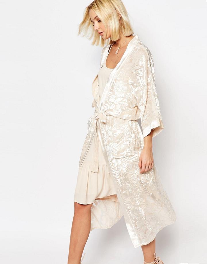 Gestuz Missy Longline Kimono In Velvet Burnout - Nude