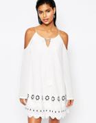 Moon River Open Shoulder Dress With Scalloped Trim - Off White