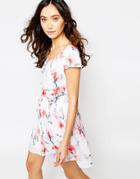 Iska Butterfly Floral Print Dress With Cap Sleeves - Pink