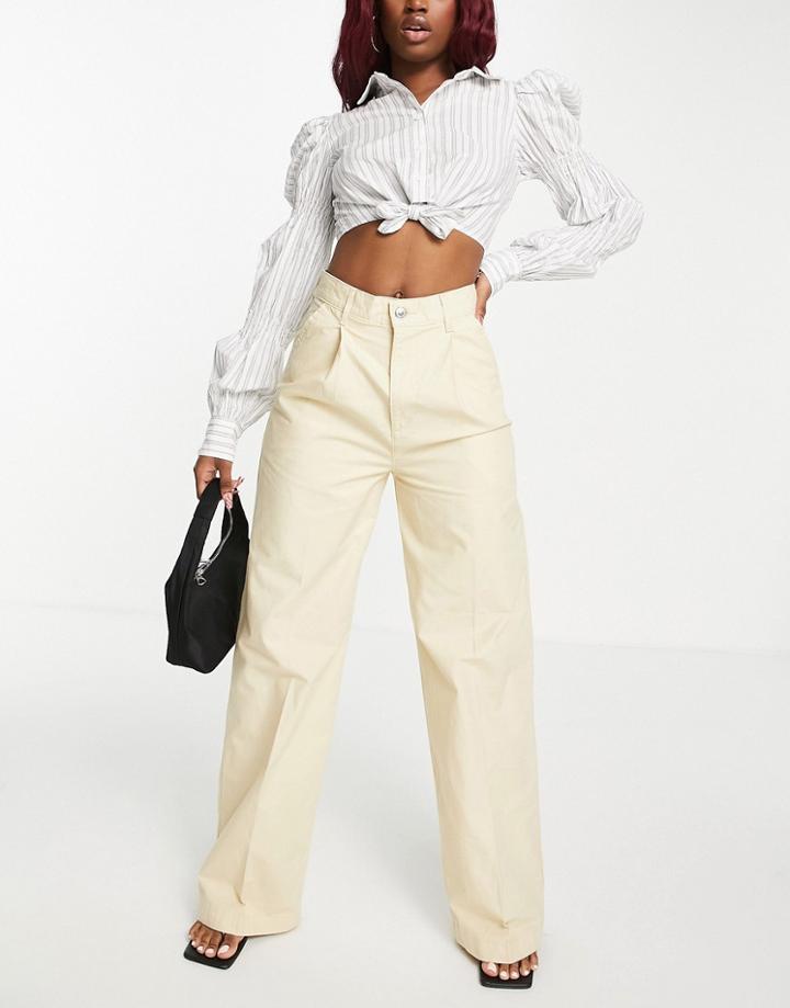 Levi's Pleat Detail Wide Leg Pants In Light Beige-yellow