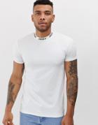 Siksilk Muscle T-shirt With Neck Logo In White - White