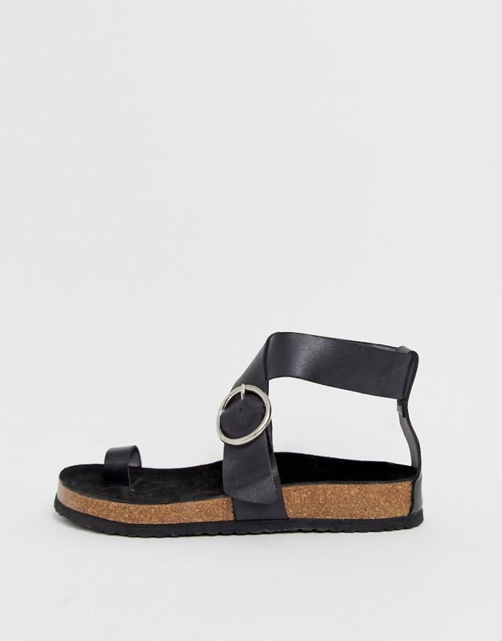 Kaltur Exclusive Black Leather Toe Loop Sandals With Silver Buckle - Black