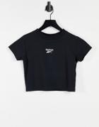 Reebok Small Center Logo Super Cropped T-shirt In Black