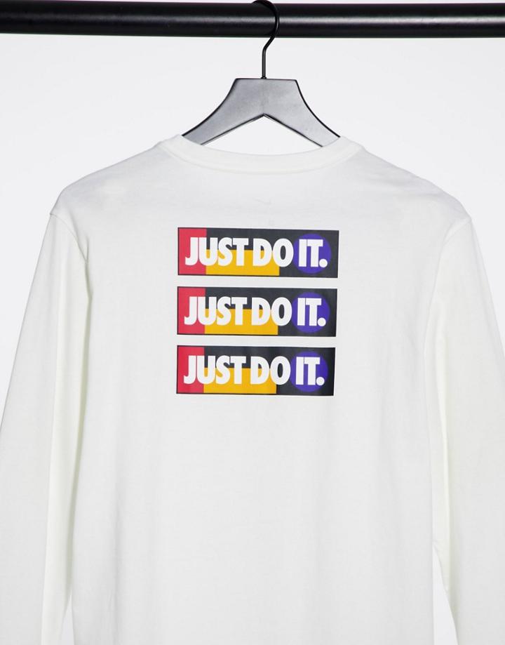 Nike Centre Logo Long Sleeve T-shirt In White