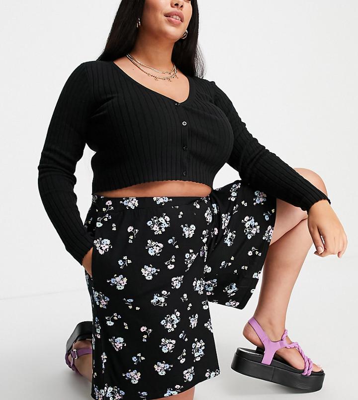 Yours Exclusive Flippy Shorts In Black Floral