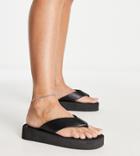 Truffle Collection Wide Fit Flatform Flip Flop Sandals In Black