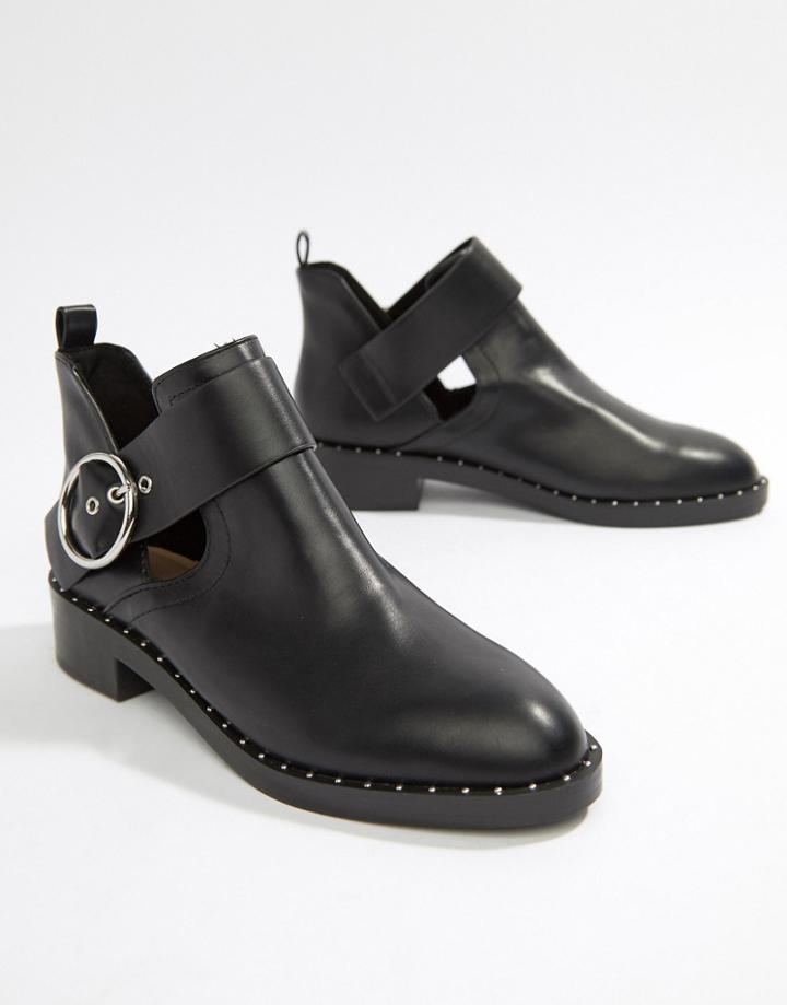 Pull & Bear Round Buckle Cutout Boot In Black - Black