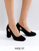 New Look Wide Fit Suedette Cut Out Block Heeled Court Shoe - Black