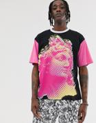 Heart & Dagger Greek Face Print T-shirt In Pink - Black