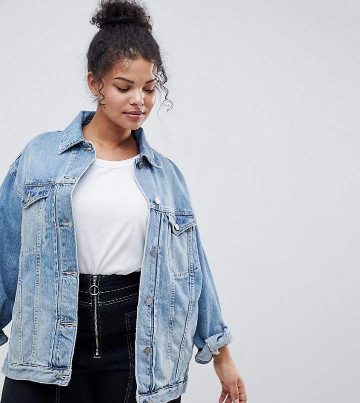 Asos Design Curve Denim Girlfriend Jacket In Lightwash Blue - Blue